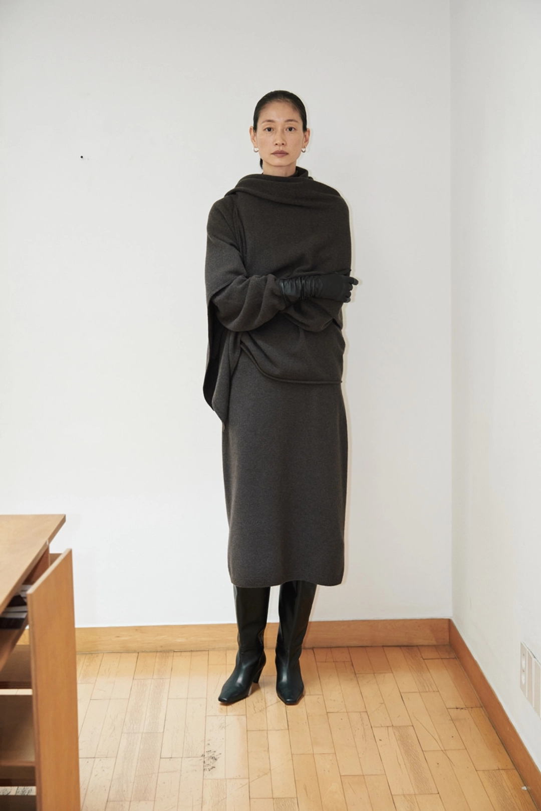 에이치에이트 PLAIN SHAWL ( DARK BROWN ) 상품 이미지 2