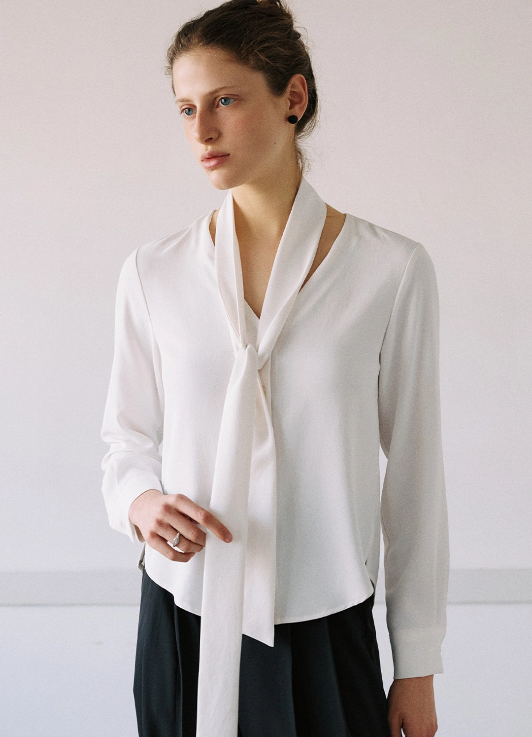 안젤로비안코 Still Sheer Blouse 상품 이미지 2