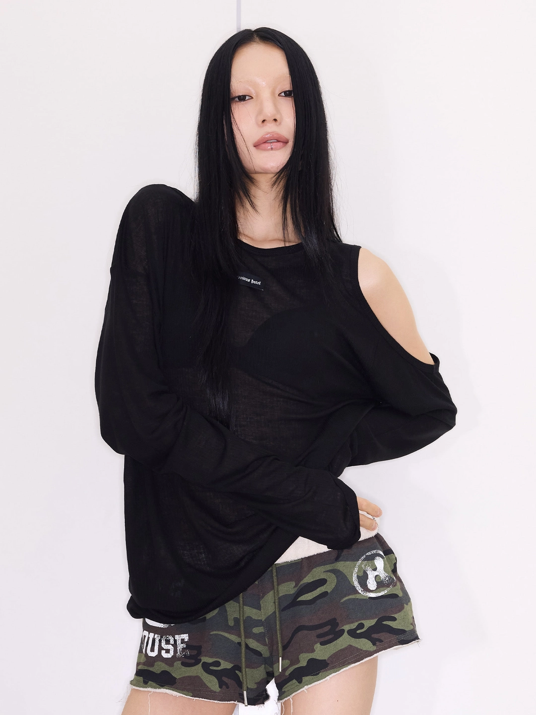 미스테리어스호텔 TMH GRLS HOLE SLEEVE - BLACK 상품 이미지 1