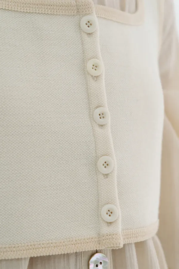 Via Harry button short vest (Ivory)