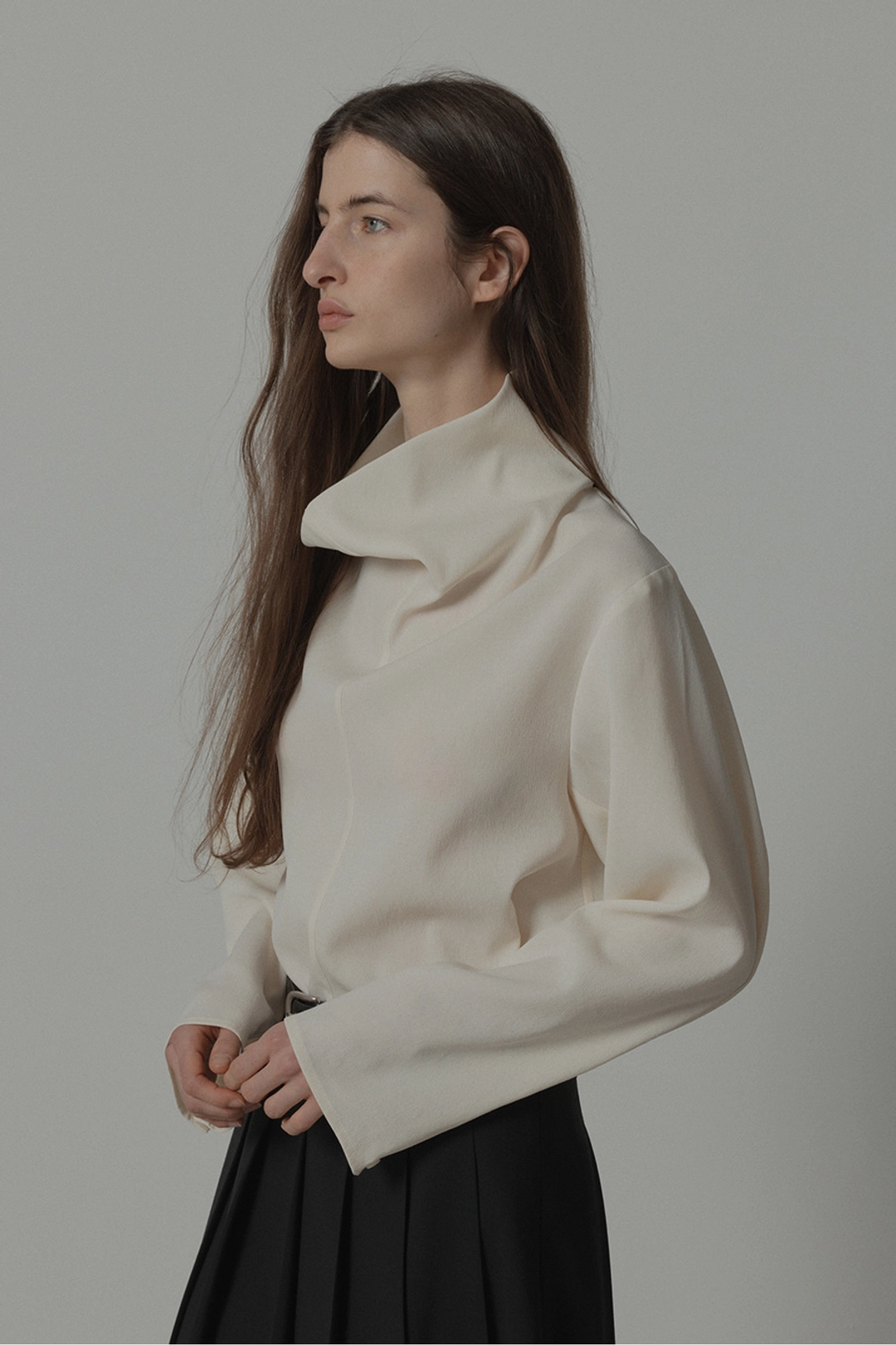 르917 COWL NECK BLOUSE [IVORY][예약배송 11/11] 상품 이미지 2