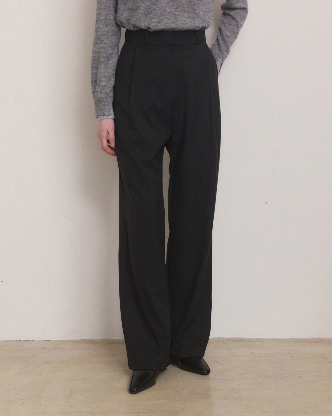 어다울 Winter pintuck straight fit slacks - black 상품 이미지 1