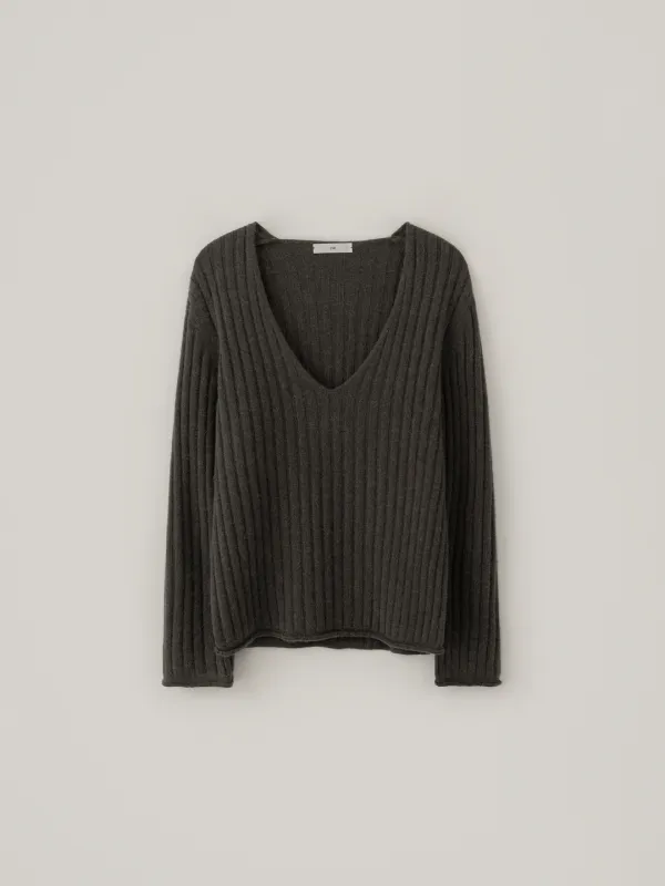 Roid Deep V-Neck Knit - Khaki Brown - CHE-SEOUL