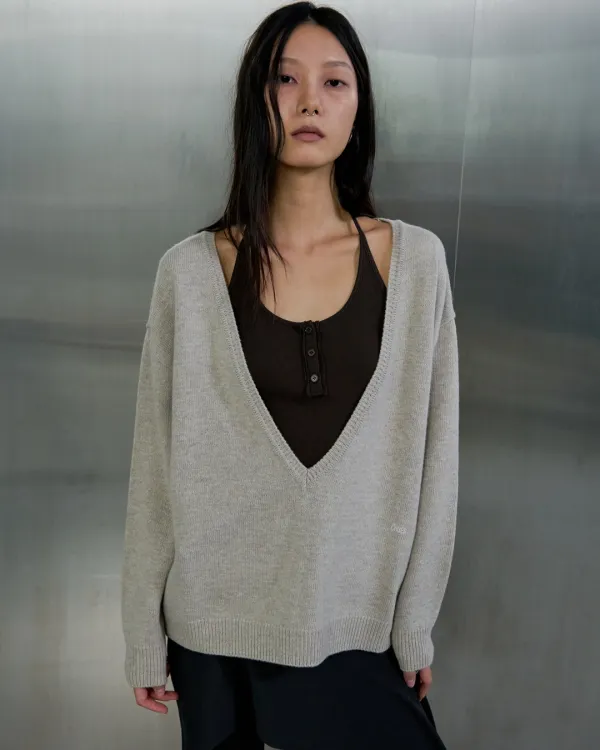 DEEP V-NECK SWEATER - OATMEAL