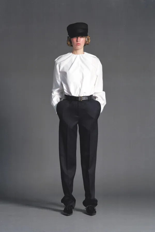 PF26 WHITE STRUCTURED NECK SHIRT