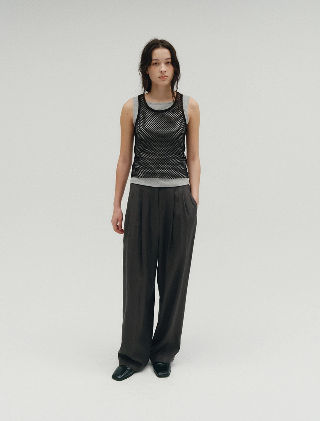 솔티페블 NET LAYERED SLEEVELESS TOP [BLACK] 상품 이미지 2