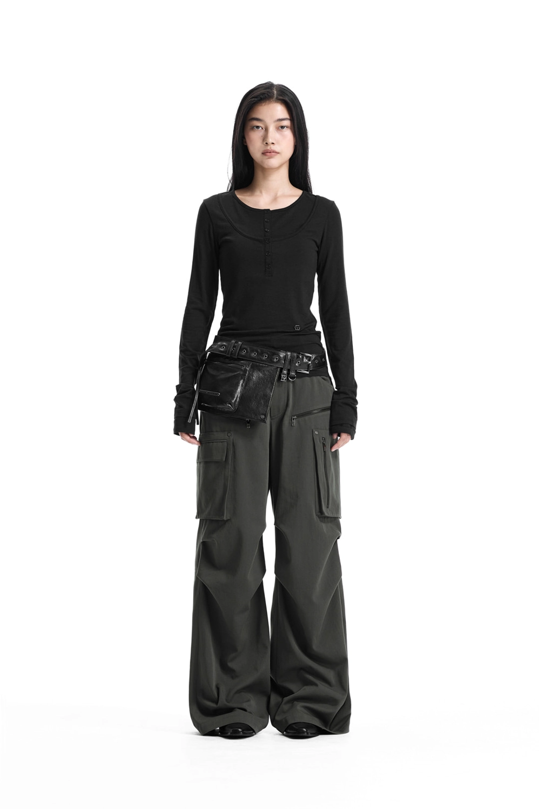 트리밍버드 Double-Layered Henley-Neck T-Shirt [ Black ] 상품 이미지 2