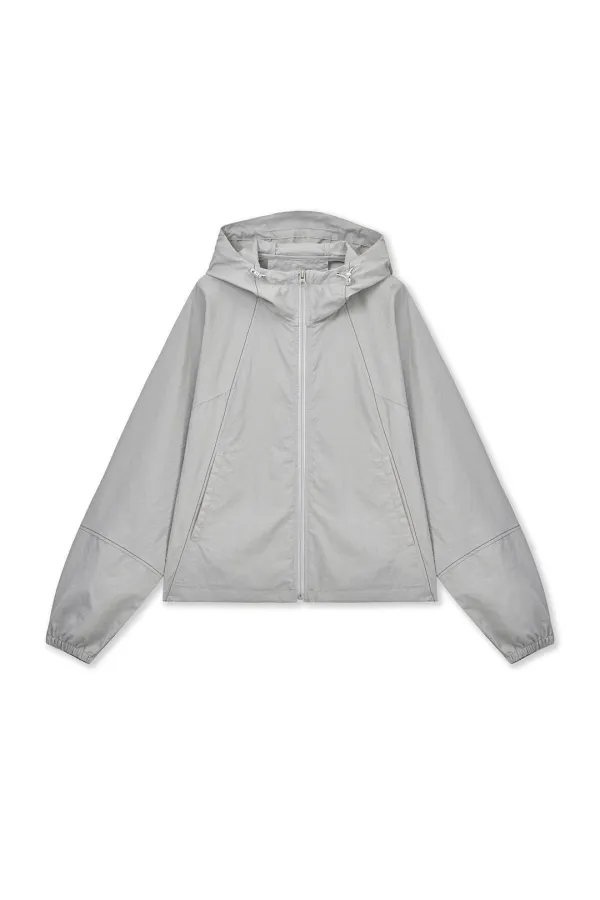 CROPPED BACK LOGO HOODY WIND BREAKER IN LIGHT BEIGE