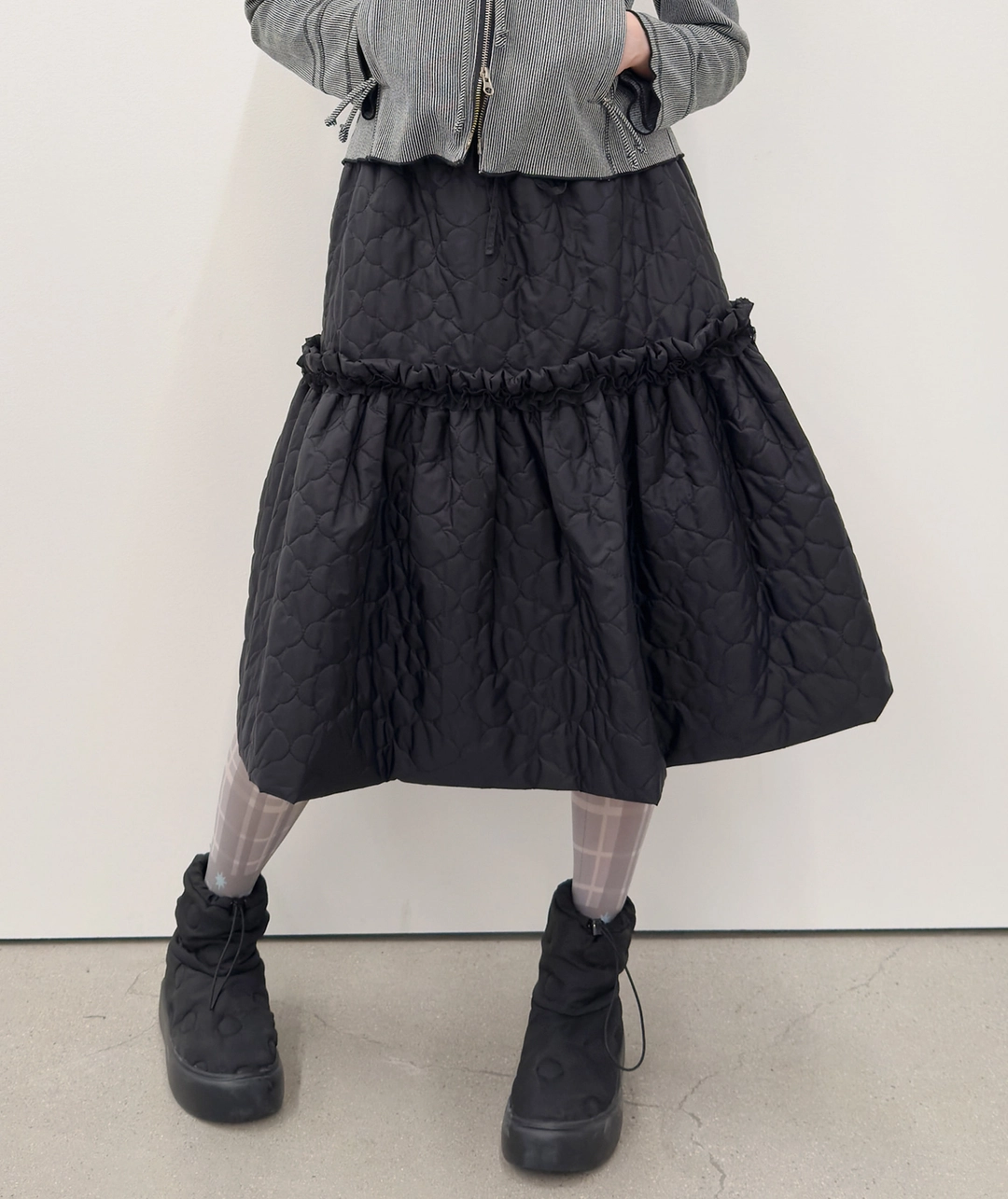 타입서비스 [4차] Quilted Ruffled Skirt [Black] 상품 이미지 2