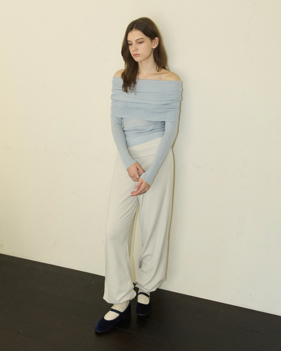 어다울 Moody two way off shoulder knit - pale blue 상품 이미지 3