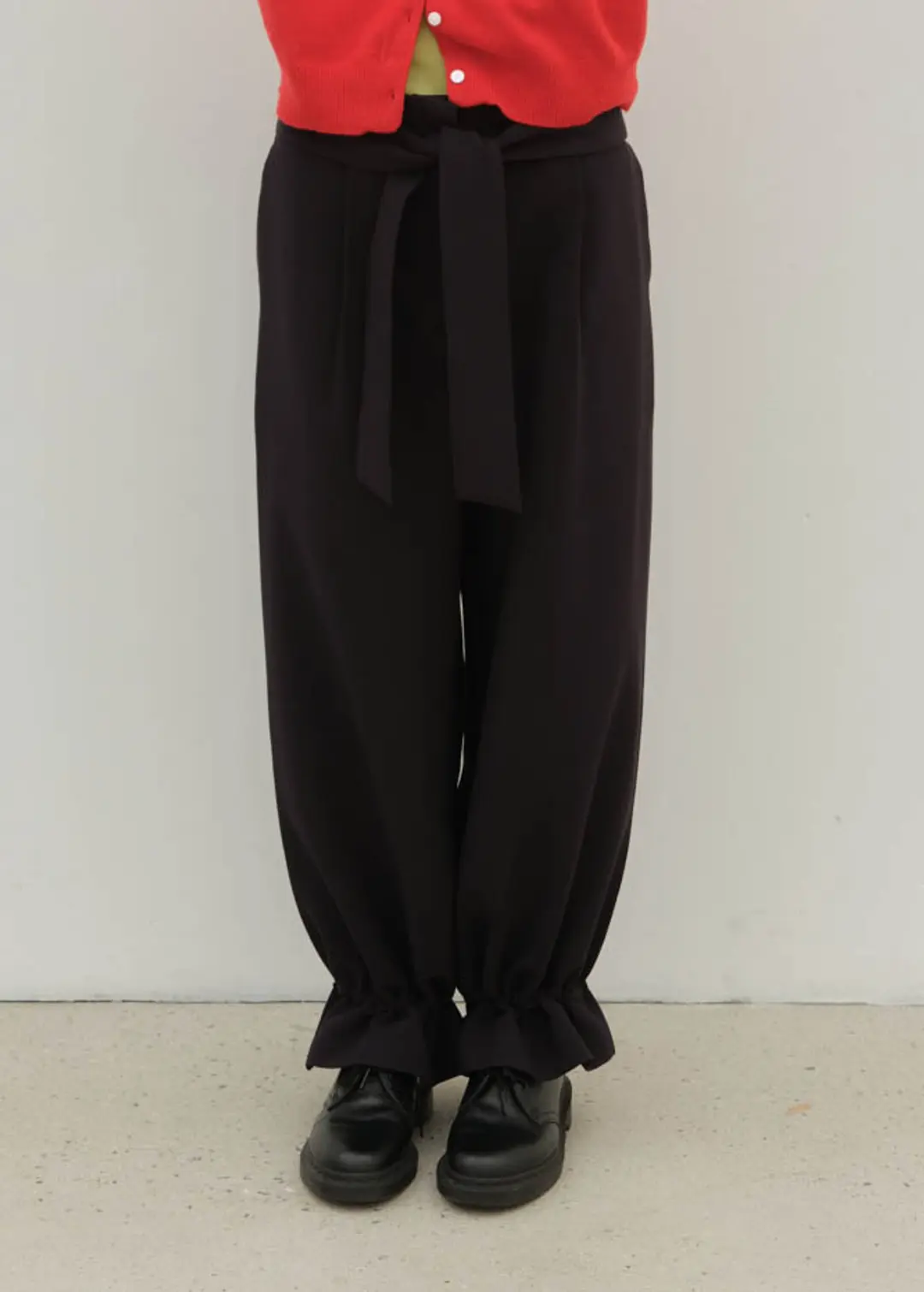 온무드 BELT SHIRRING JOGGER WIDE SLACKS - NAVY (2WAY) 상품 이미지 2