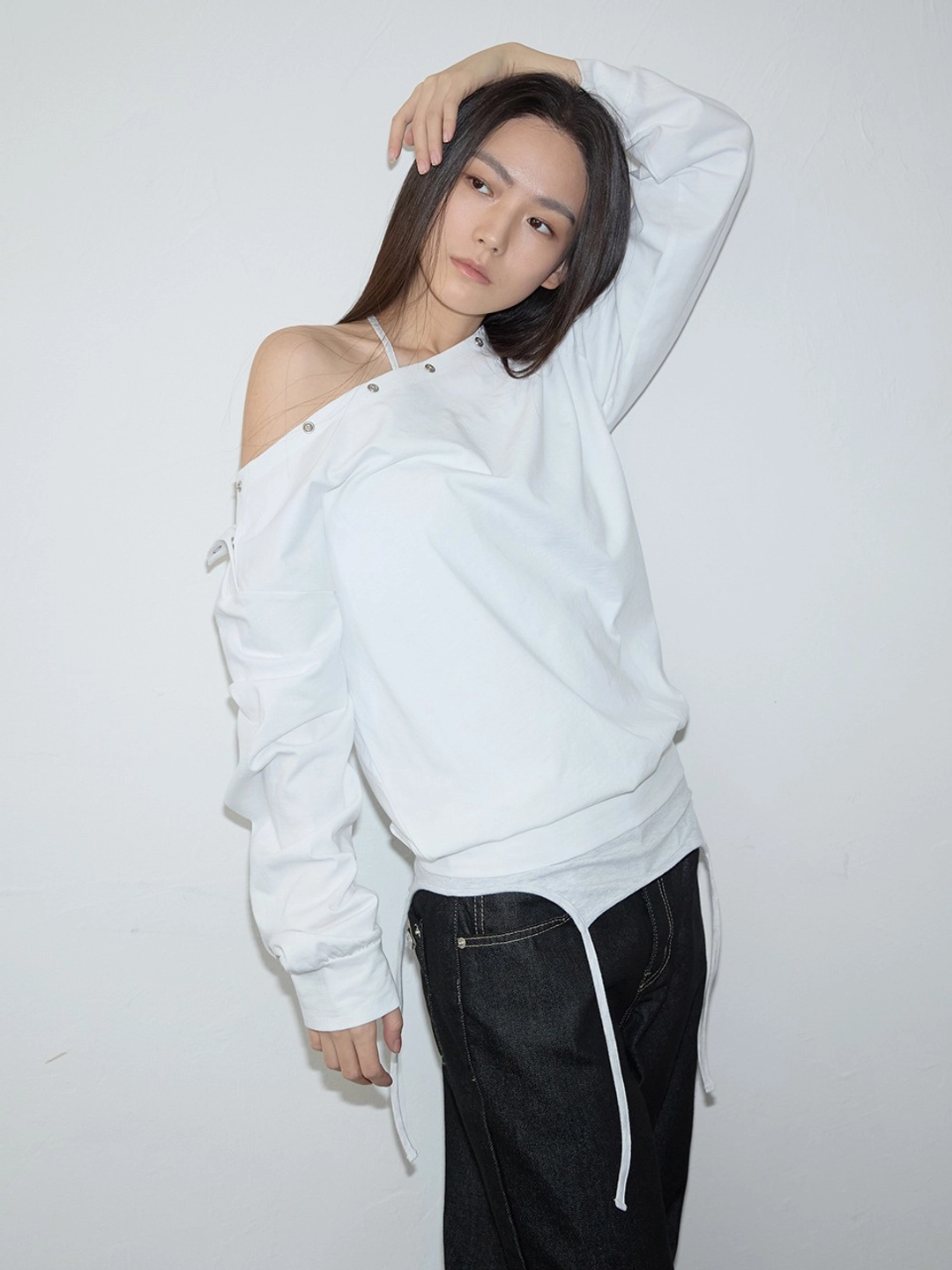 이네기 [3rd Reorder] Eyes Boat Neck Long Sleeve (white) 상품 이미지 1