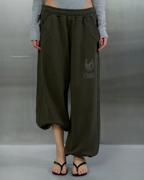 [9/18 예약 출고] TALISMAN SWEAT PANTS - KHAKI