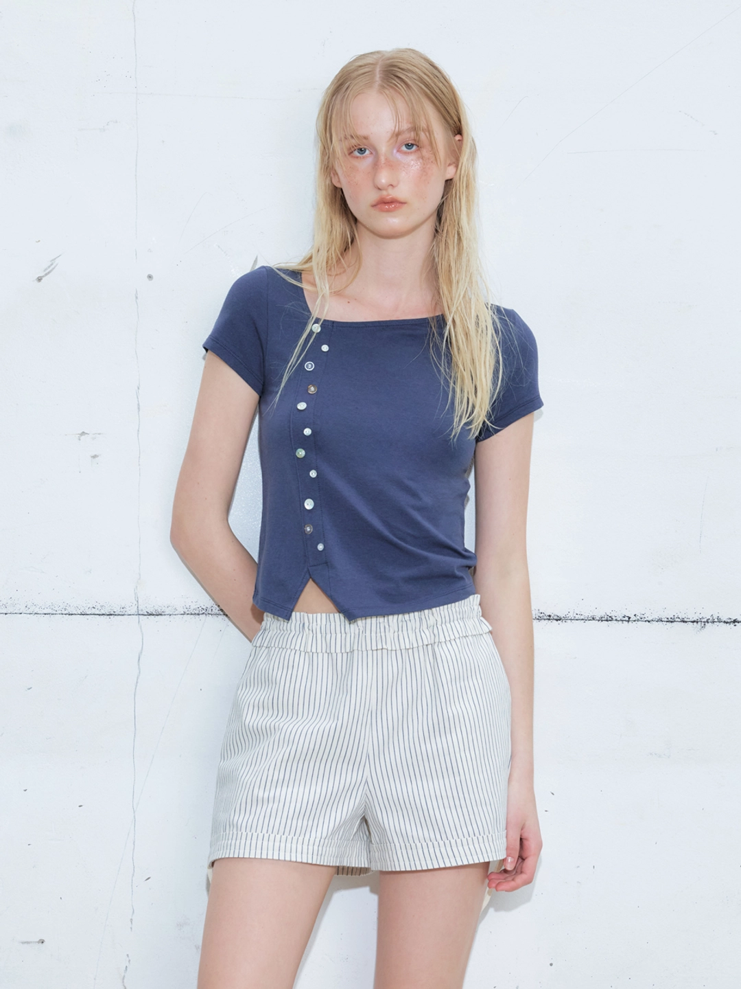 에트몽 Pearl Button T-Shirt, Navy 상품 이미지 1