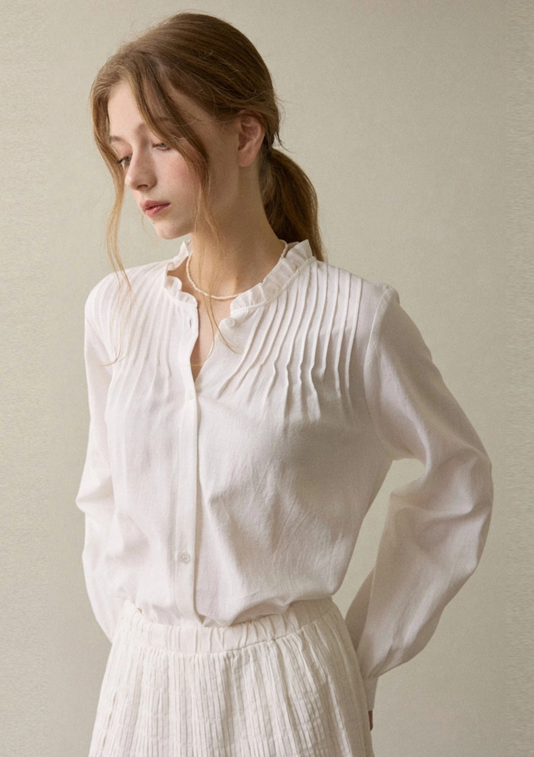오픈도어 FRILL Neck Blouse IVORY 상품 이미지 2