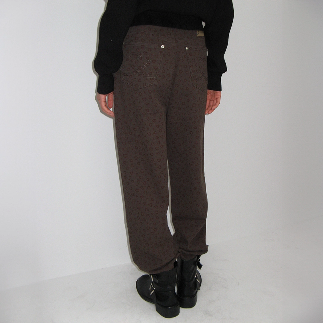 론론 HEART LEOPARD STRAIGHT PANTS CHARCOAL BROWN 상품 이미지 1