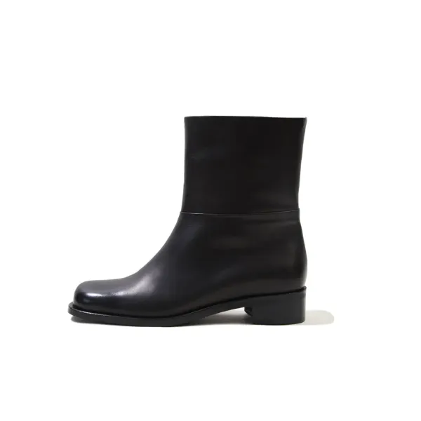 Line short boots / 블랙