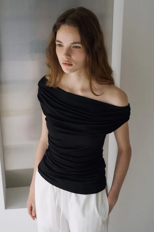 Off-Shoulder Drape T-Shirt[LMBFSUTT627]-Black