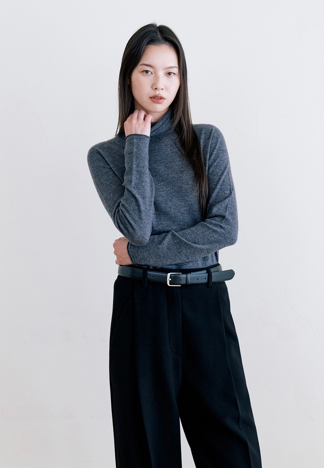 노티아 ROLL NECK WOOL100 TURTLE NECK KNIT - CHARCOAL 상품 이미지 1