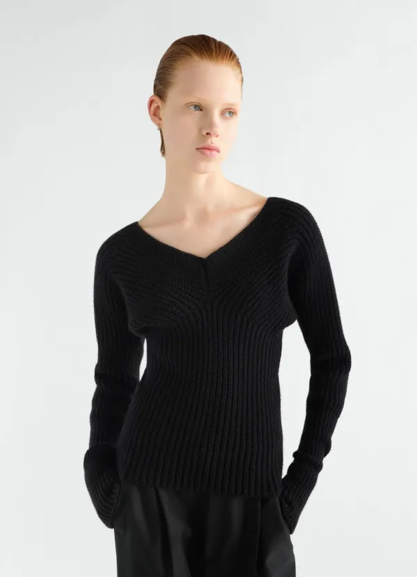 OFF-SHOULDER SWEATER IN WORSTED WOOL