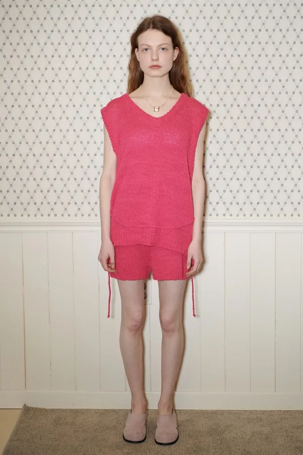 Back Point Knit Vest (Cottage Pink)