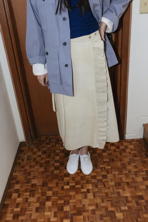 Suede Frill Wrap Skirt (Ivory / Gray)