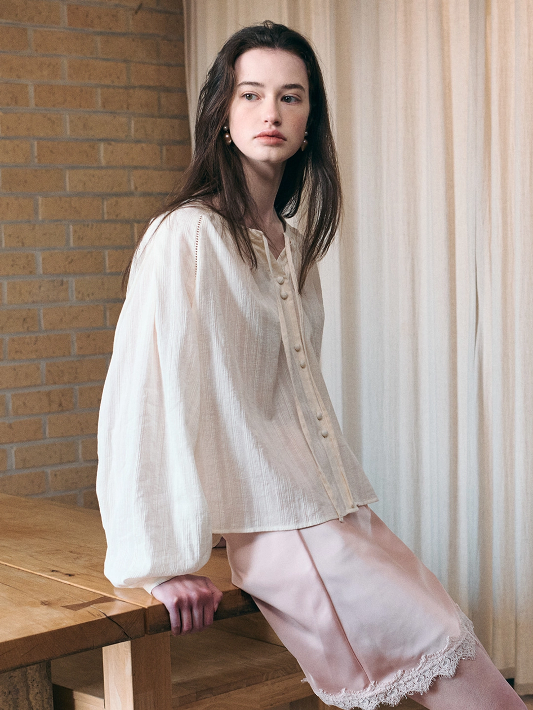 르니나 LUCIA raglan shirring blouse_ivory 상품 이미지 3
