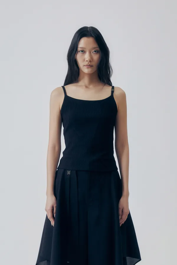 Panel-Cut Sleeveless Top [ Black ]