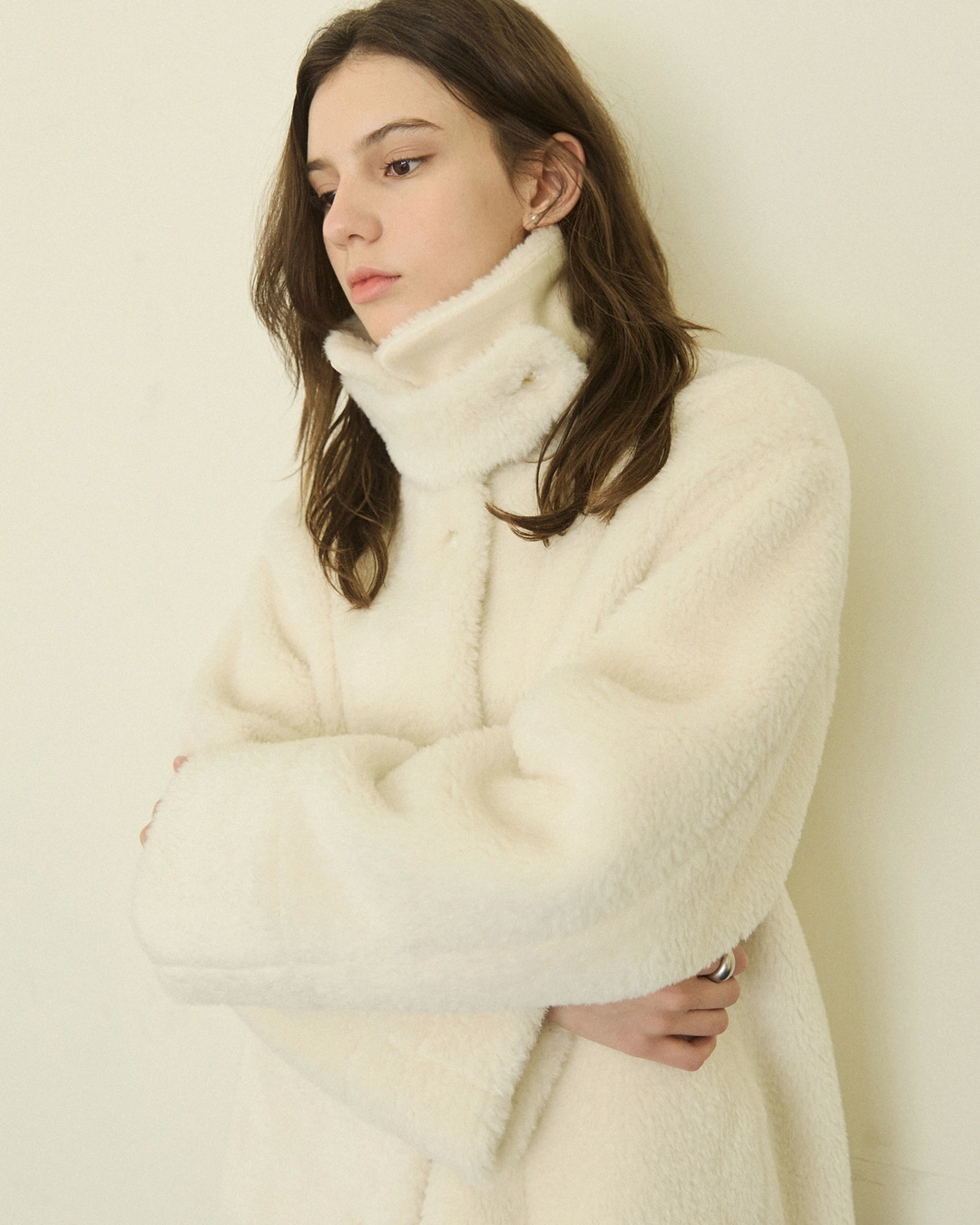 어다울 Shearing boucle mustang half coat - ivory 상품 이미지 3