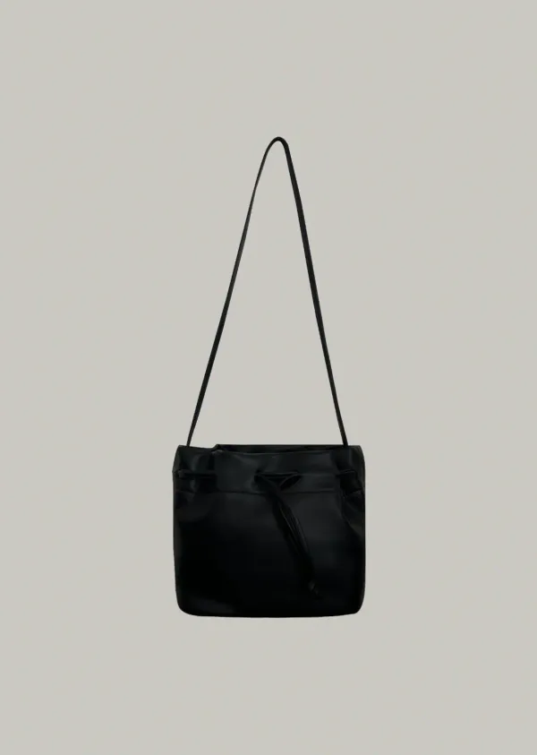 strap bucket bag