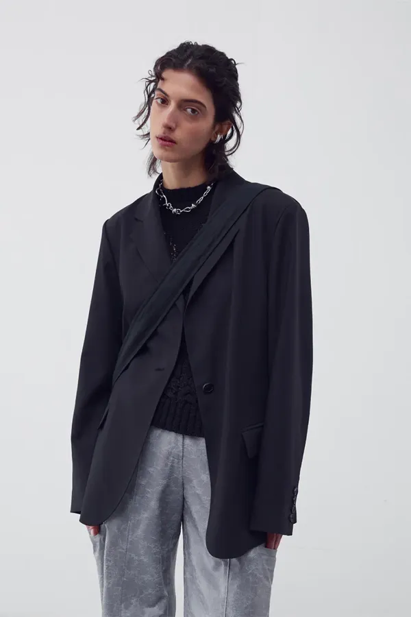 SINGLE BREASTED BUTTON FASTENING BLAZER