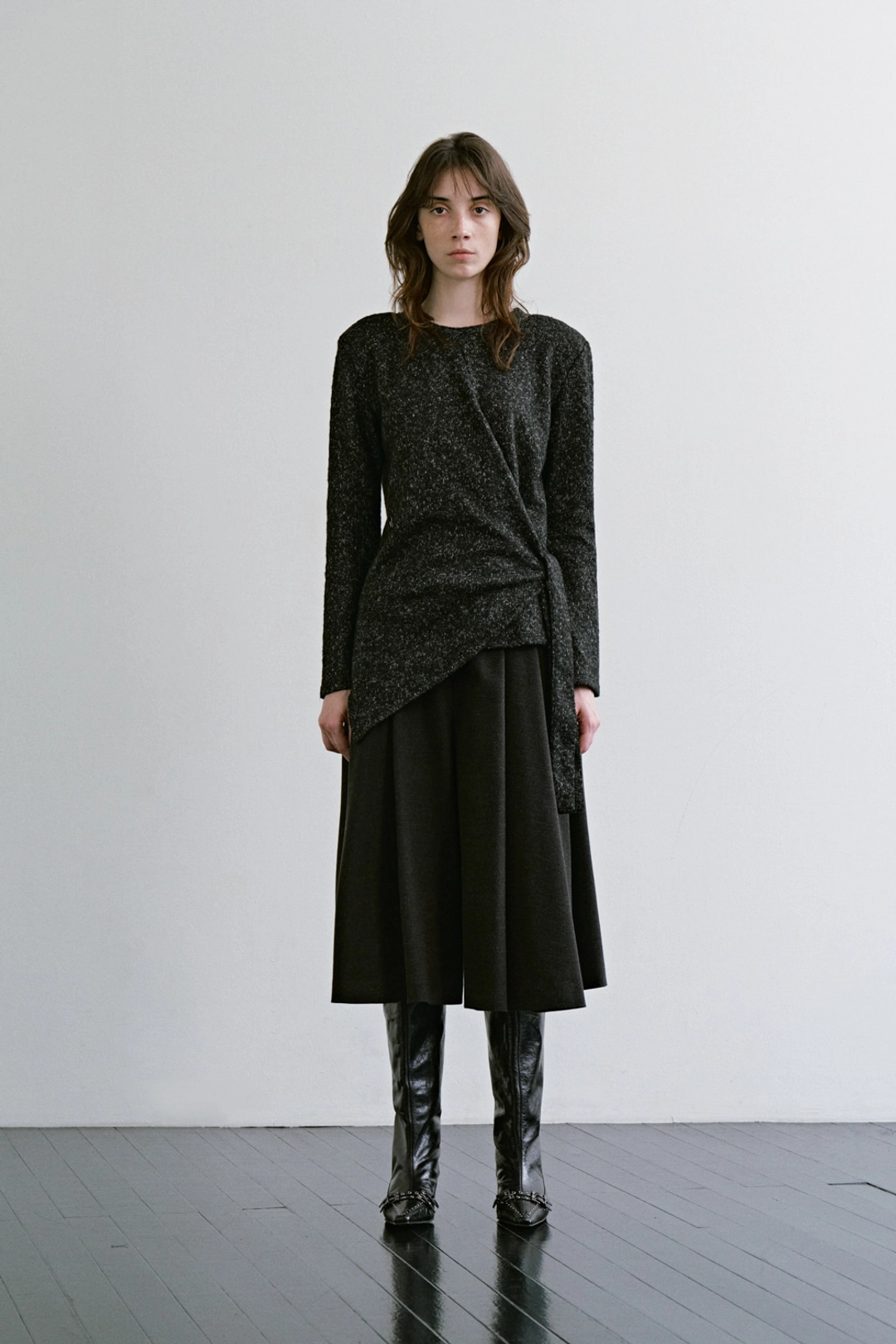 트리밍버드 Padded Shoulder Set-up Top [ Charcoal ] 상품 이미지 2