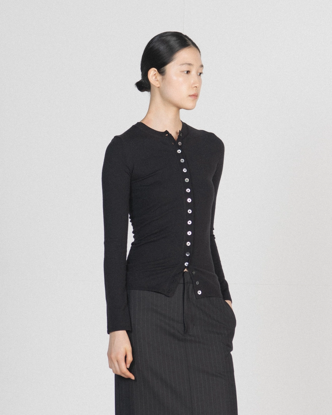 브라운야드 W Slim Round Cardigan, Black 상품 이미지 2
