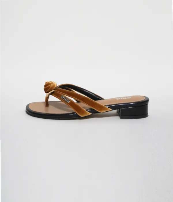 omn rose velvet sandal _Beige
