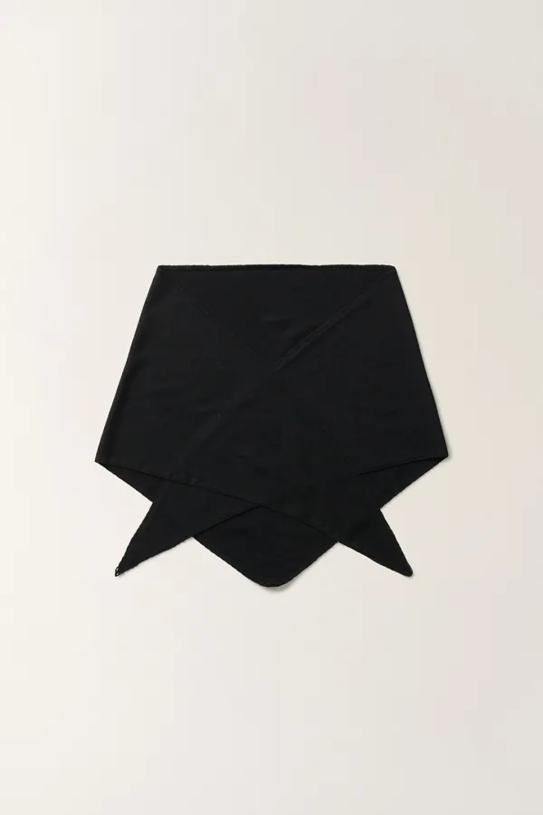스캘럽 자수 디테일 앙고라 스카프 (Black)_2FFUAF09