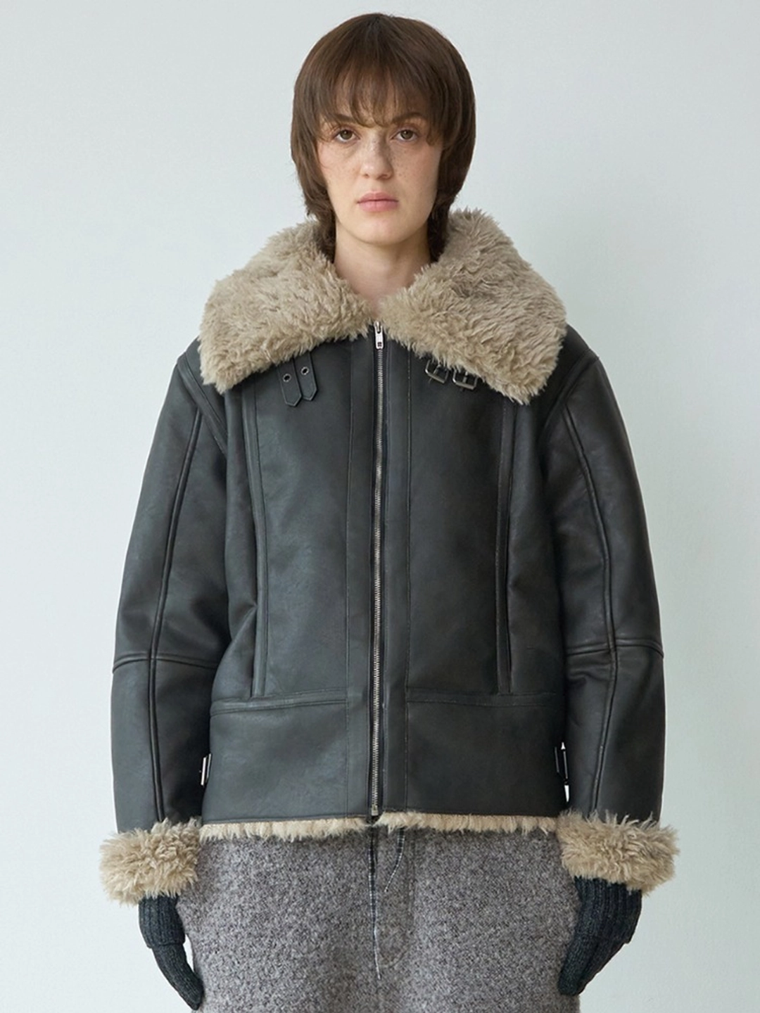 밀로 우먼 Fluffy Fur Shearling Jacket [Black] 상품 이미지 1