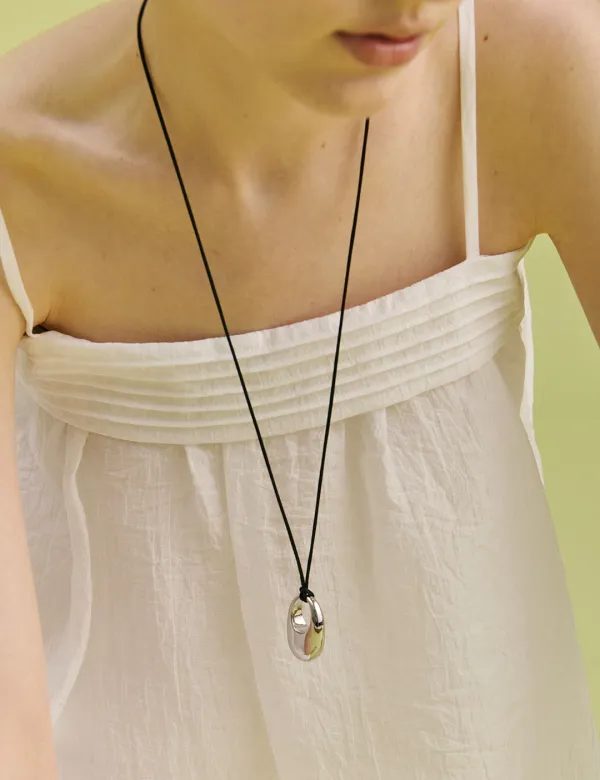 Oval Pebble String Necklace