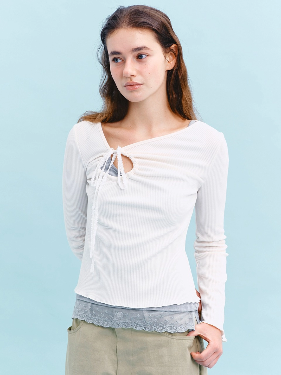 마가린핑거스 LACE RIBBON CUT OUT T-SHIRT (CREAM) 상품 이미지 2