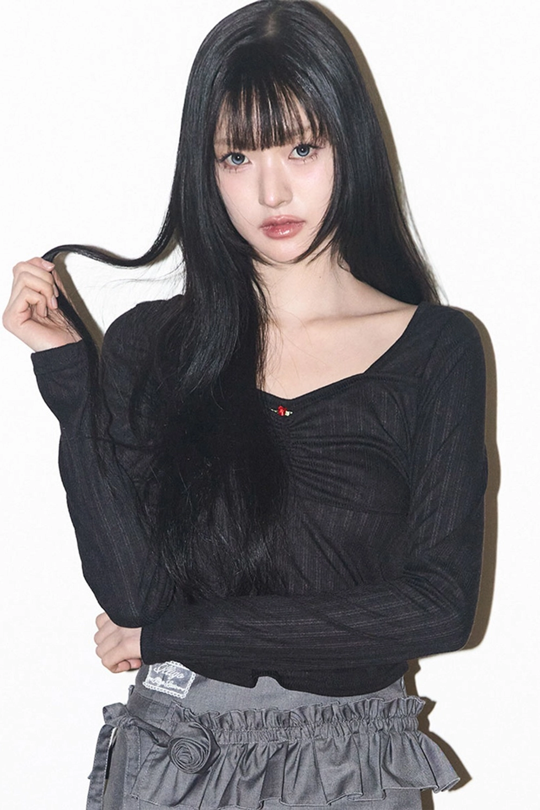 일리고 로즈 셔링 롱슬리브 블랙 상품 이미지 2