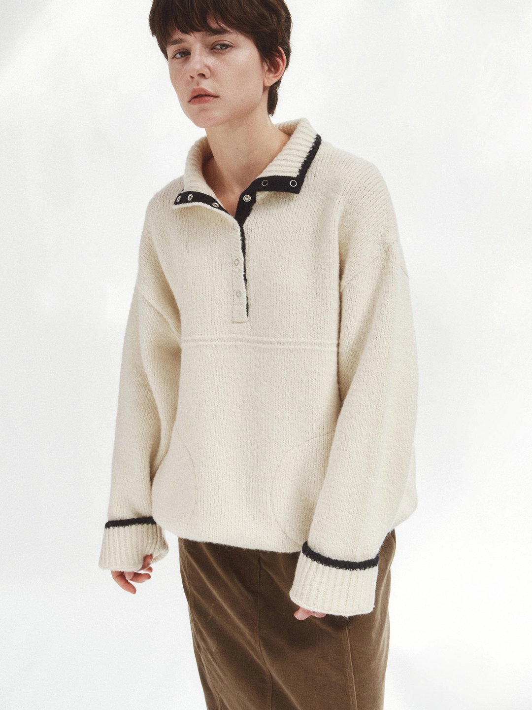 리볼드 [4차 리오더]Essential High Neck Over NT_(Ivory) 상품 이미지 1