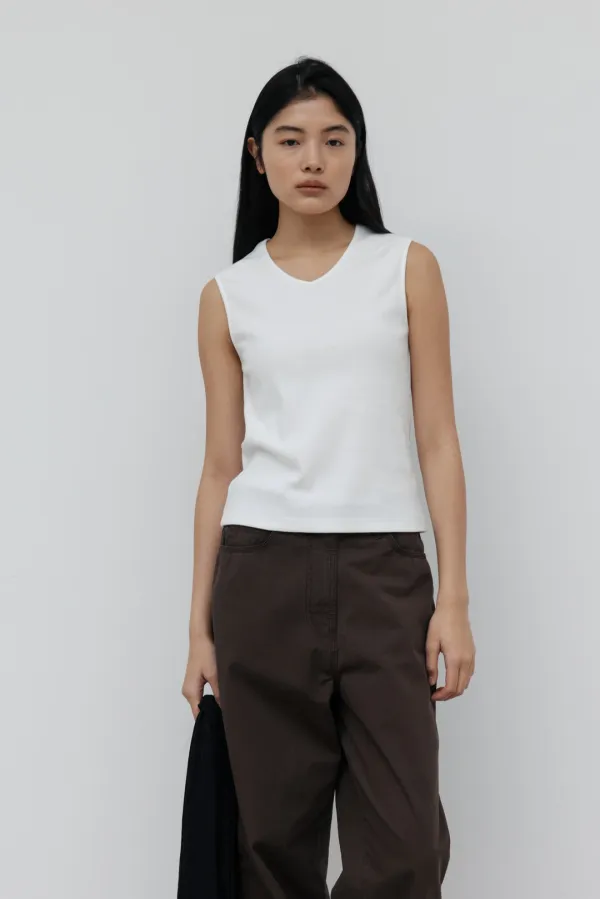 Essential V-Neck Sleeveless (White)