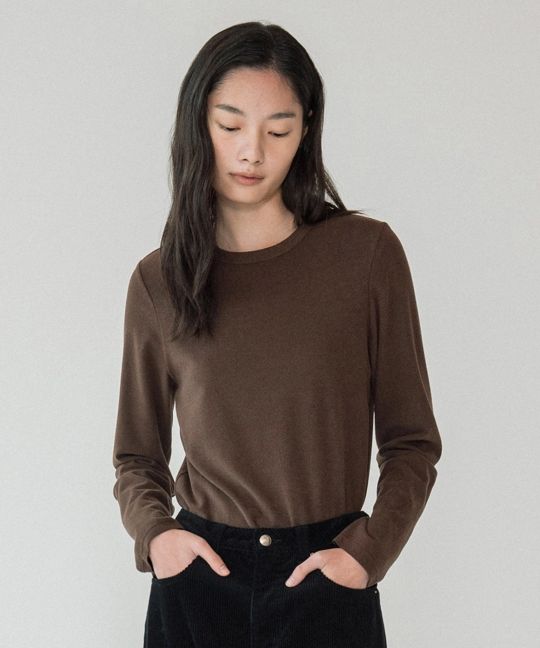 반원 아뜰리에 A3559 에센셜 라운드 티셔츠_Brown 상품 이미지 2