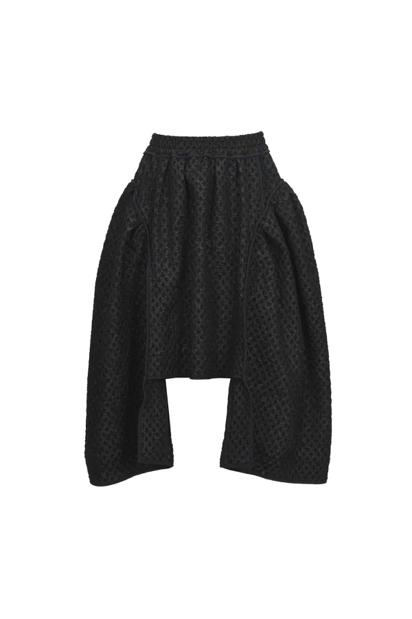 컷팅 라인 디테일 볼륨 블랙 스커트
