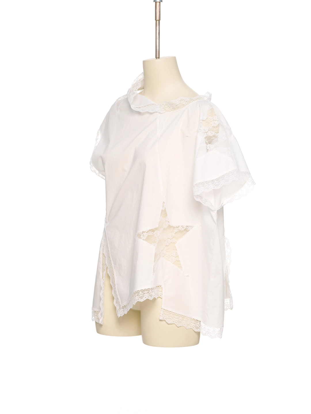 푸쉬버튼 SS26 WHITE ASYMMETRIC STAR LACE BLOUSE 상품 이미지 1