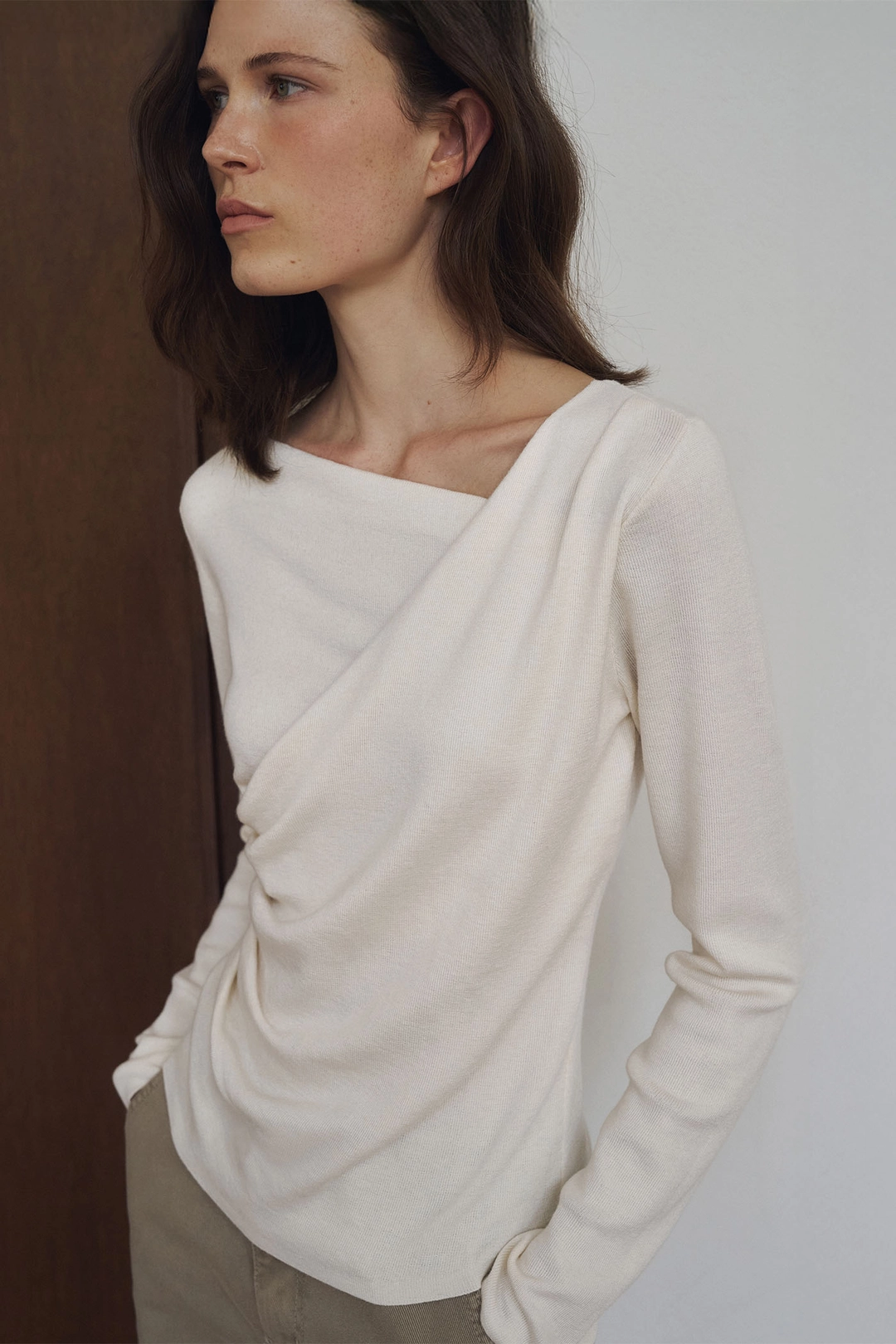라메레이 Unbalance Drape Knit Top[LMBFAUKN307]-3color 상품 이미지 1