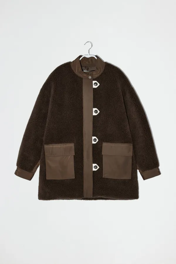 OVERSIZED POCKET FLEECE COAT - BROWN