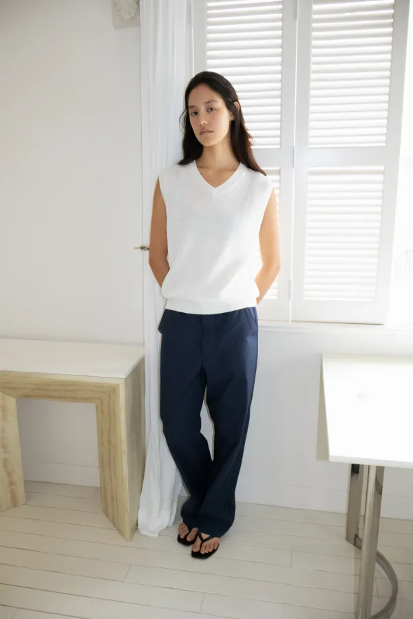 Paper V-Neck Knit Vest (White)