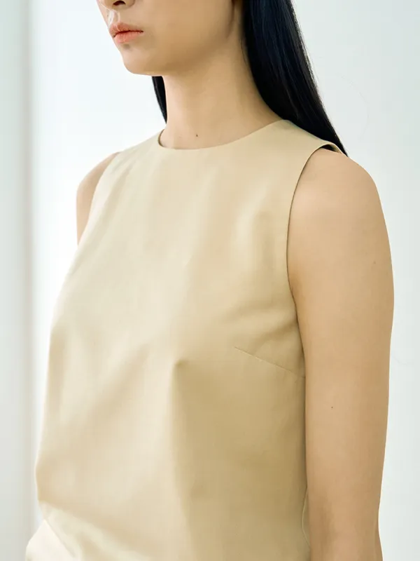 Minimal wool top