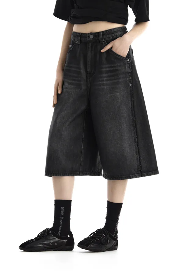 Rivet Coated Denim Bermuda [ Black ]
