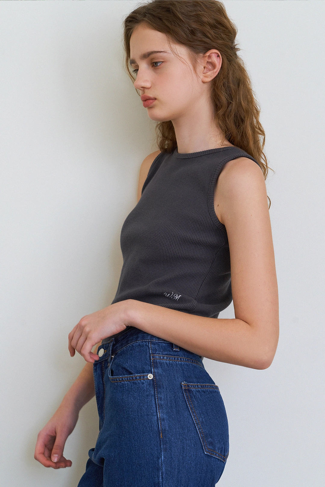 위드아웃썸머 Waffle logo sleeveless_charcoal 상품 이미지 2